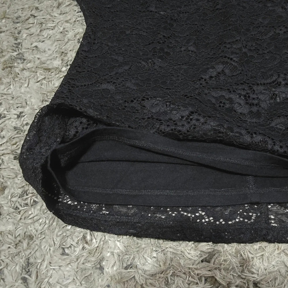 ✨️4/$20. BEBE Black Lace Long Sleeve with Cutout, M - Picture 7 of 9